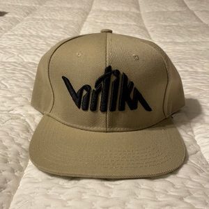 NWOT Beige/Tan Virtika Snapback